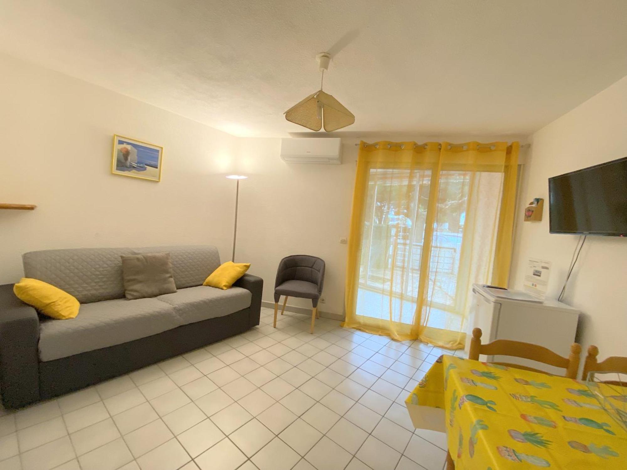 Sol-Y-Days Mathilde, Agreable Appartement En Rez-De-Jardin Avec Parking Et Un Acces Direct A La Plage Le Grau-du-Roi Luaran gambar