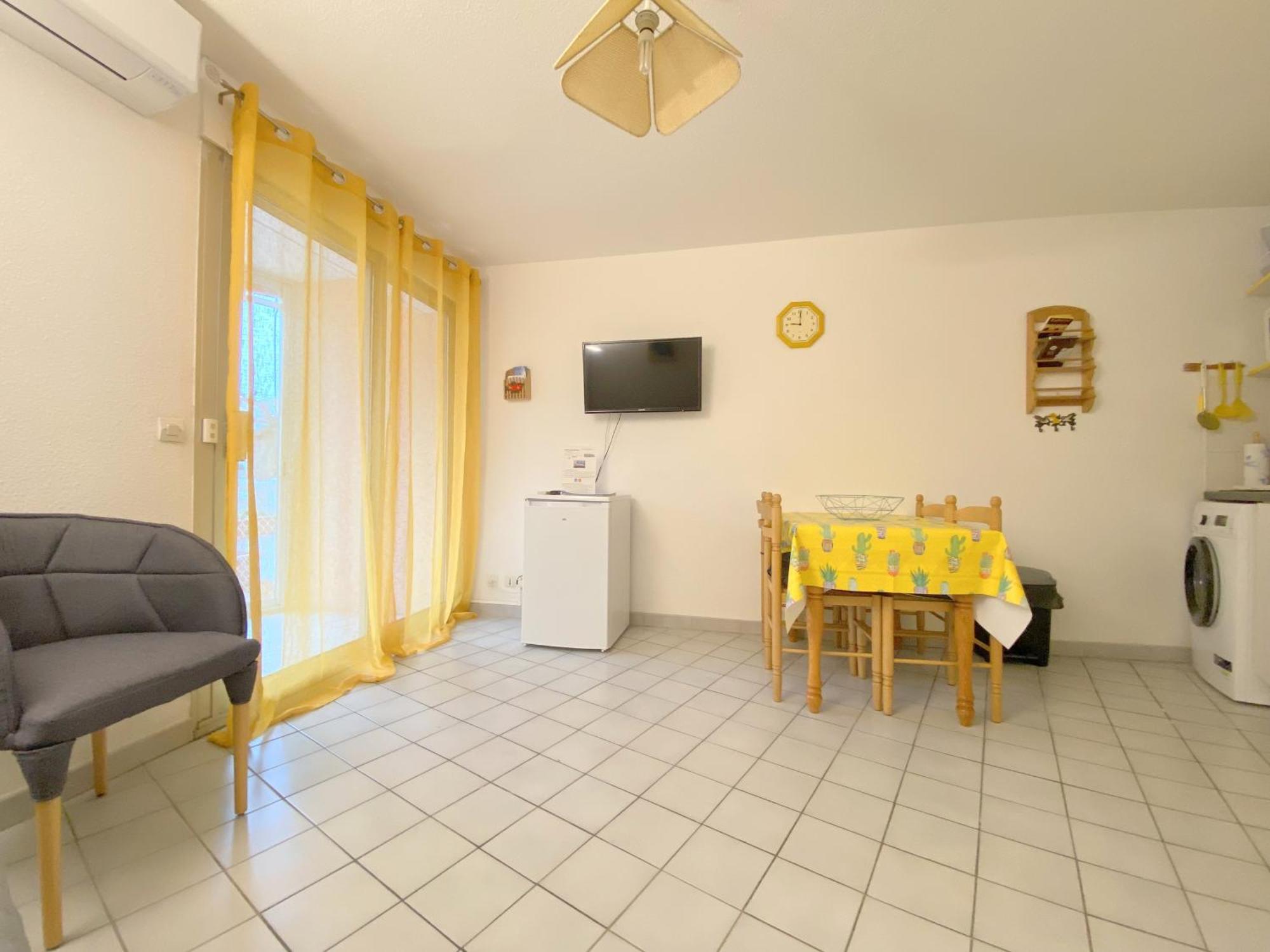 Sol-Y-Days Mathilde, Agreable Appartement En Rez-De-Jardin Avec Parking Et Un Acces Direct A La Plage Le Grau-du-Roi Luaran gambar